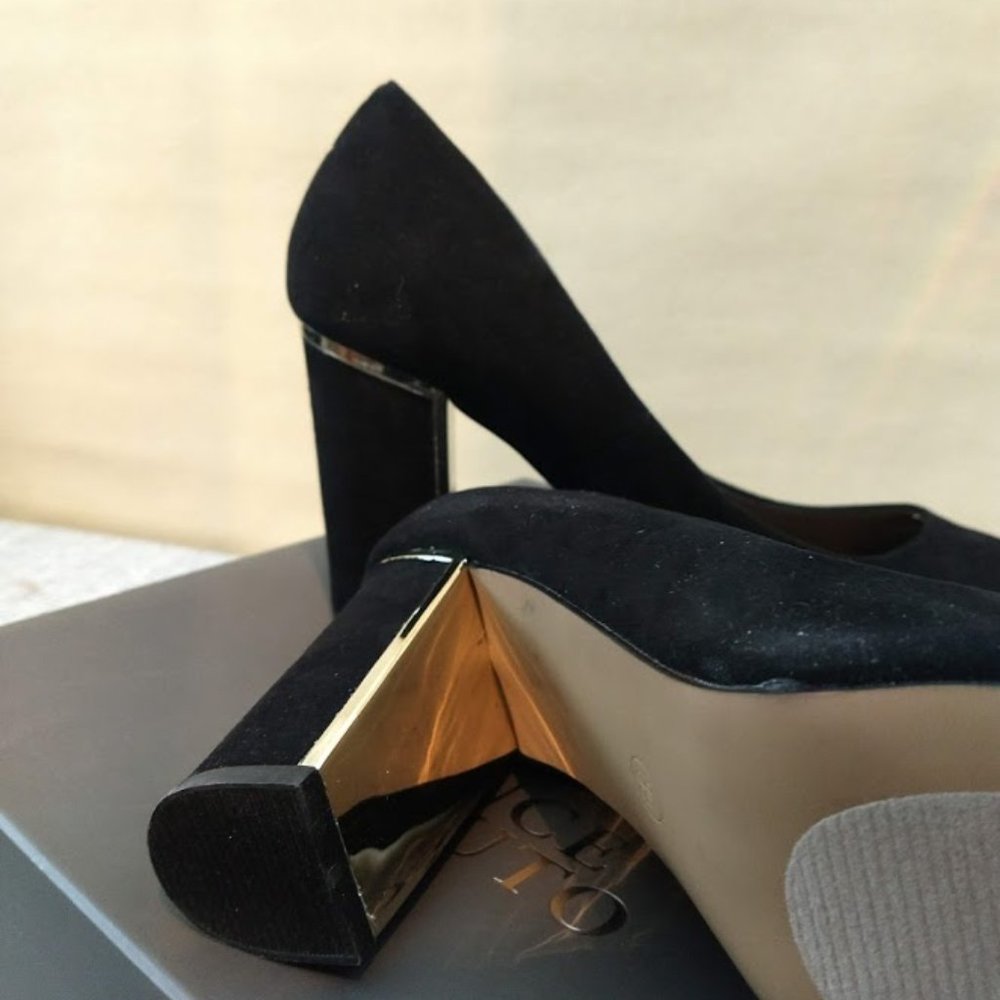 Black Suede Pumps size 8 - Picture 4 of 5